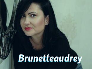 Brunetteaudrey