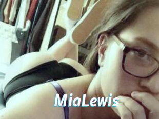 Mia_Lewis