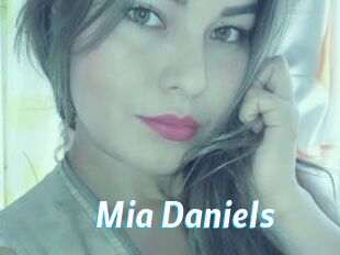 Mia_Daniels