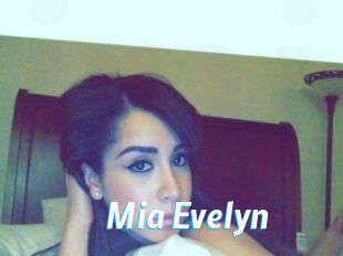 Mia_Evelyn