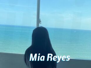 Mia_Reyes