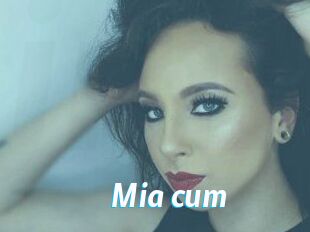 Mia_cum
