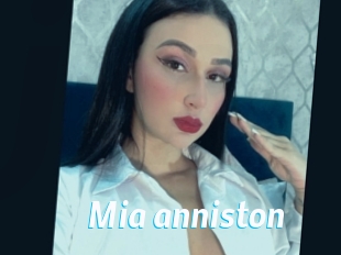 Mia_anniston