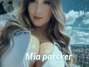 Mia_parcker