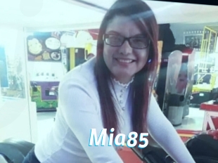 Mia85