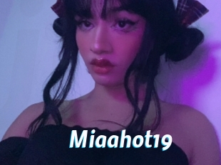 Miaahot19