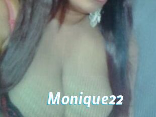 Monique22