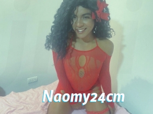 Naomy24cm