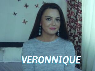 VERONNIQUE_
